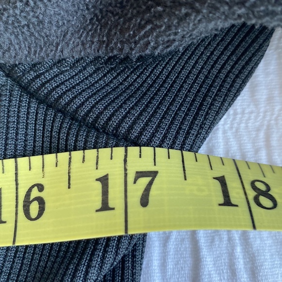 Tommy Hilfiger long sleeve black fleece hoodie with zippered front. Extra Small. - Picture 12 of 15